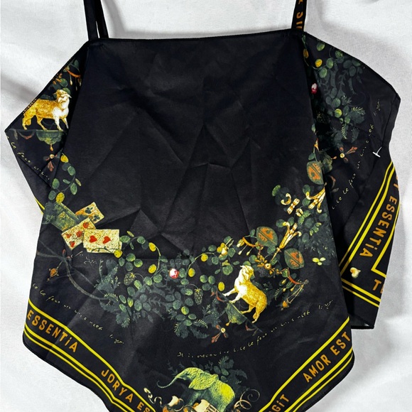 The Unbranded Brand Tops - Elegant Black and Gold Crop Top with Artistic Design